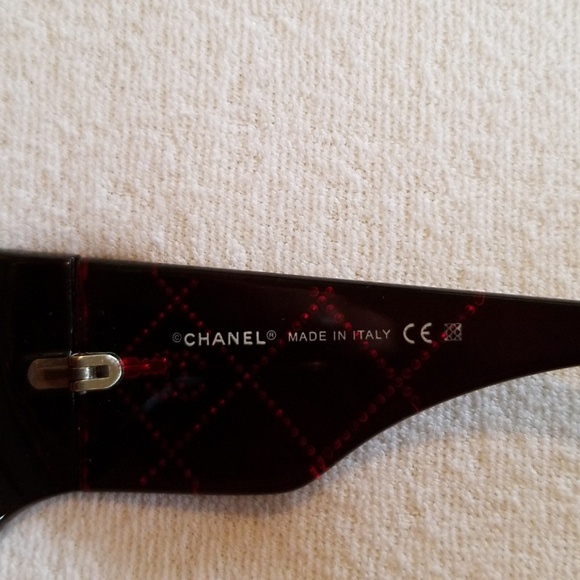 ** SOLD ** 100% authentic Chanel sunglasses - Picture 6 of 8